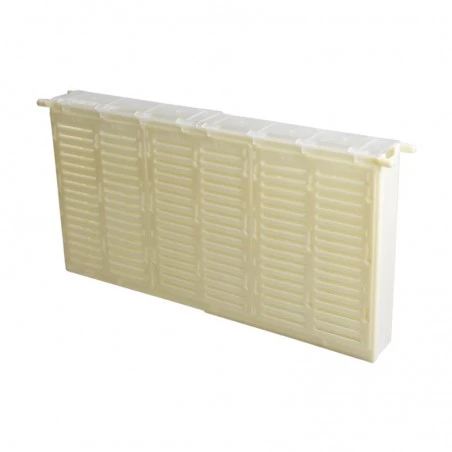 Plastic excluder cage for 1 frame Queen rearing