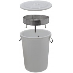 Plastic wax melter with steamer
