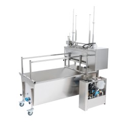 Layens Uncapping Machine with Steam-Heated Knives Uncapping machines