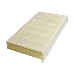 Plastic excluder cage for 1 frame Queen rearing