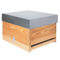 Dadant US fixed hive without super — brood box with sanitary floor Dadant Beehives