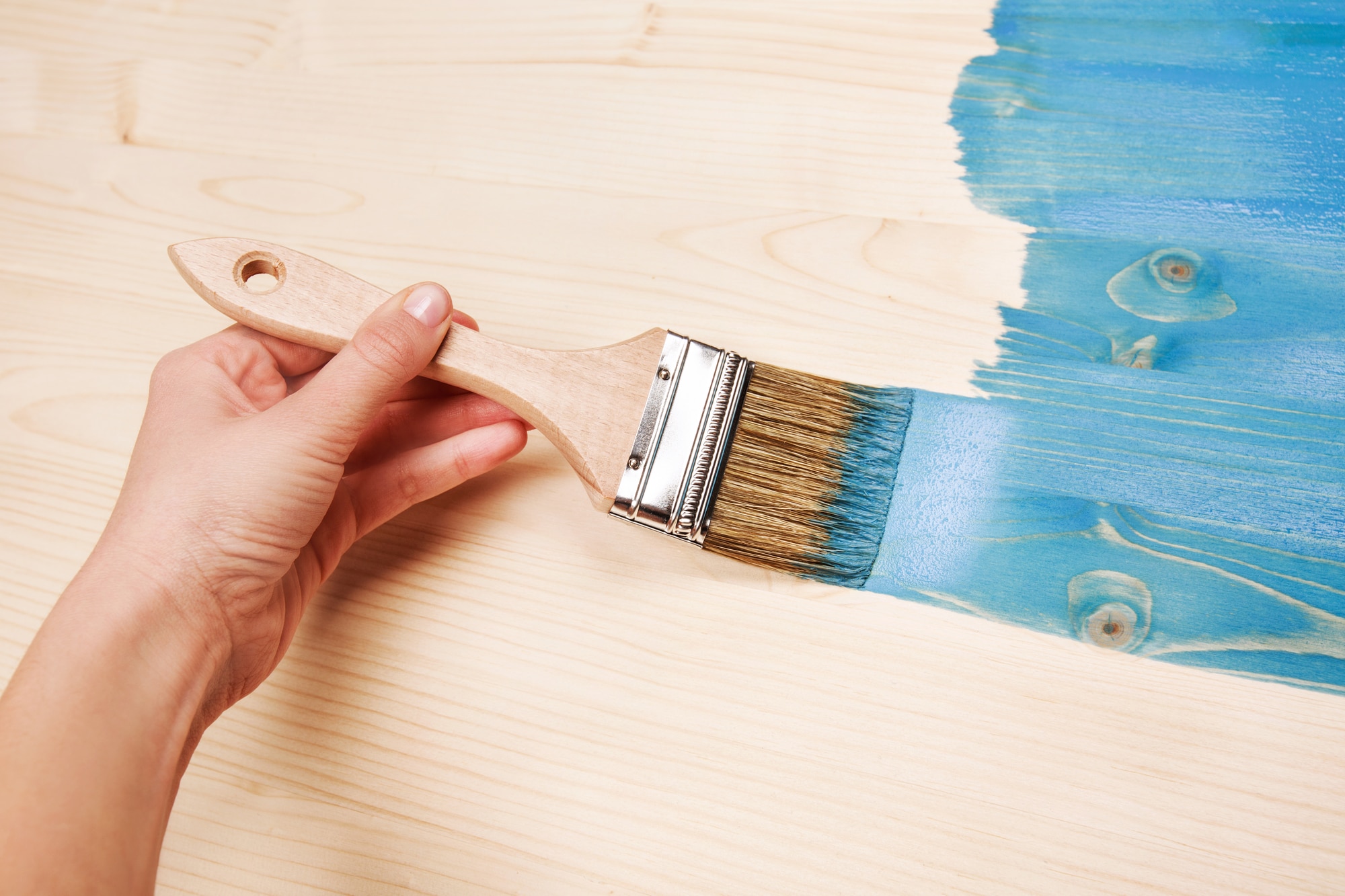 Qué tipo de pintura se usa para la madera?